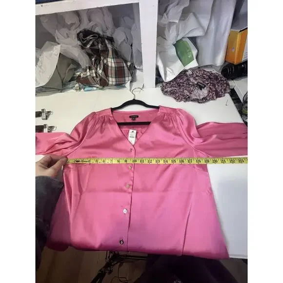 Talbots Women’s Pink V-Neck Long Sleeve Gold Button Down Satin blouse Size S NWT - Picture 11 of 12